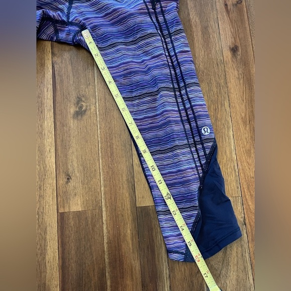 Lululemon black and purple Capri leggings - Picture 5 of 5